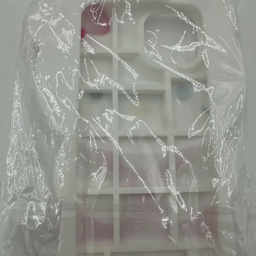 Hello Kitty Phone Case iPhone 13/4/15 - Picture 4 of 4